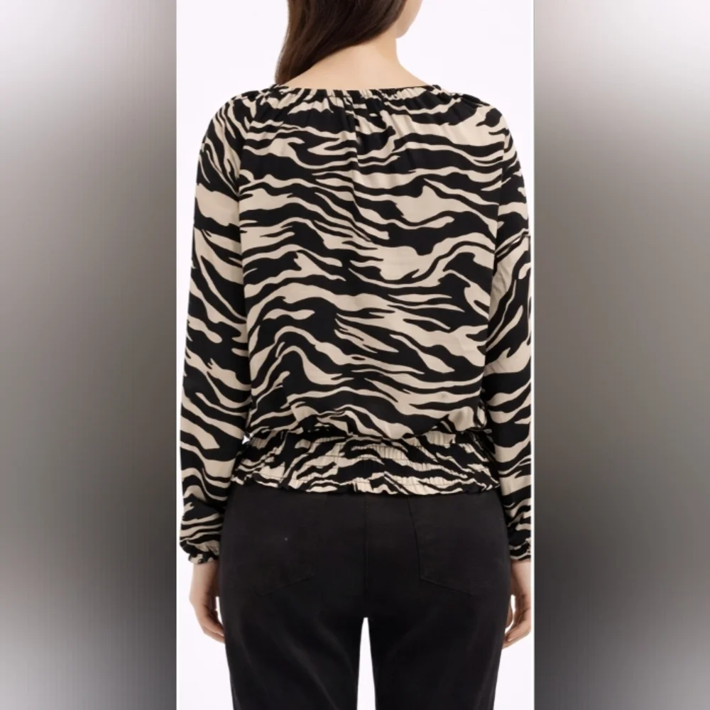 H&M Black and Cream Zebra-Print Blouse with Elastic Hem - Picture 2 of 4